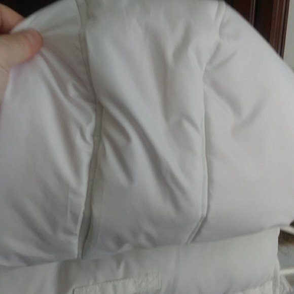 Women's US Polo Assn Puffer Vest USPA white Hooded Faux Fur Size Small - Picture 8 of 10